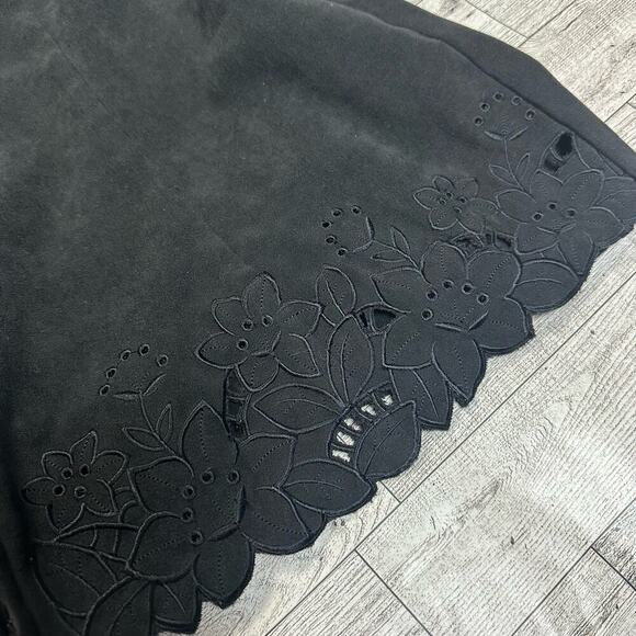 Natural Impressions | Embroidered Flower Zipper Blazer | Black | XL - Picture 4 of 10